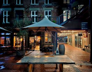  Restaurants - Purveyor Steakhouse & Pizzeria in Woodstock