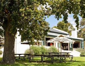 Barrydale Restaurants - Manor House Restaurant at Stanford Valley  in Stanford